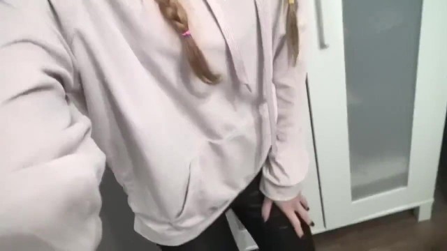 Cute girl farts in her leggings