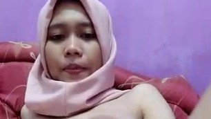 Hot asian tudung, hijab, jilbab slut playing herself 8