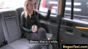 Real taxi brit deepthroating cabbies cock